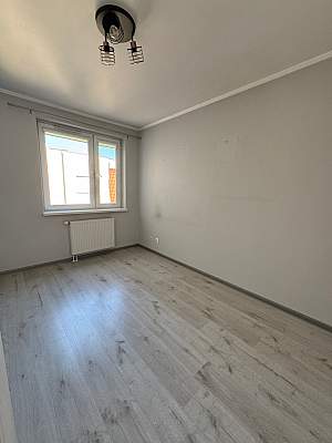 Przetarg na ustanowienie prawa i przeniesienie odrębnej własności lokalu mieszkalnego 51,40 m2 11