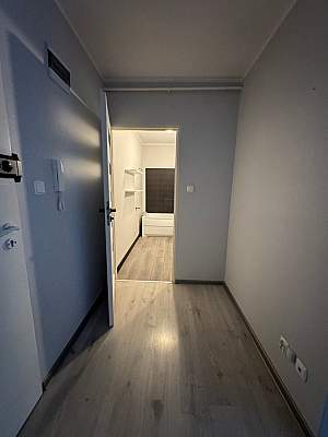 Przetarg na ustanowienie prawa i przeniesienie odrębnej własności lokalu mieszkalnego 51,40 m2 8